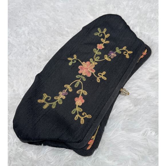 Vintage 50's-60's Black Embroidered Floral Clutch Purse with Gold Clasp formal - Picture 8 of 11